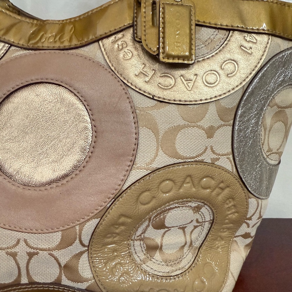 Coach “Carly” patchwork Metallic Gold and Silver Circle Tote bag - Picture 2 of 15